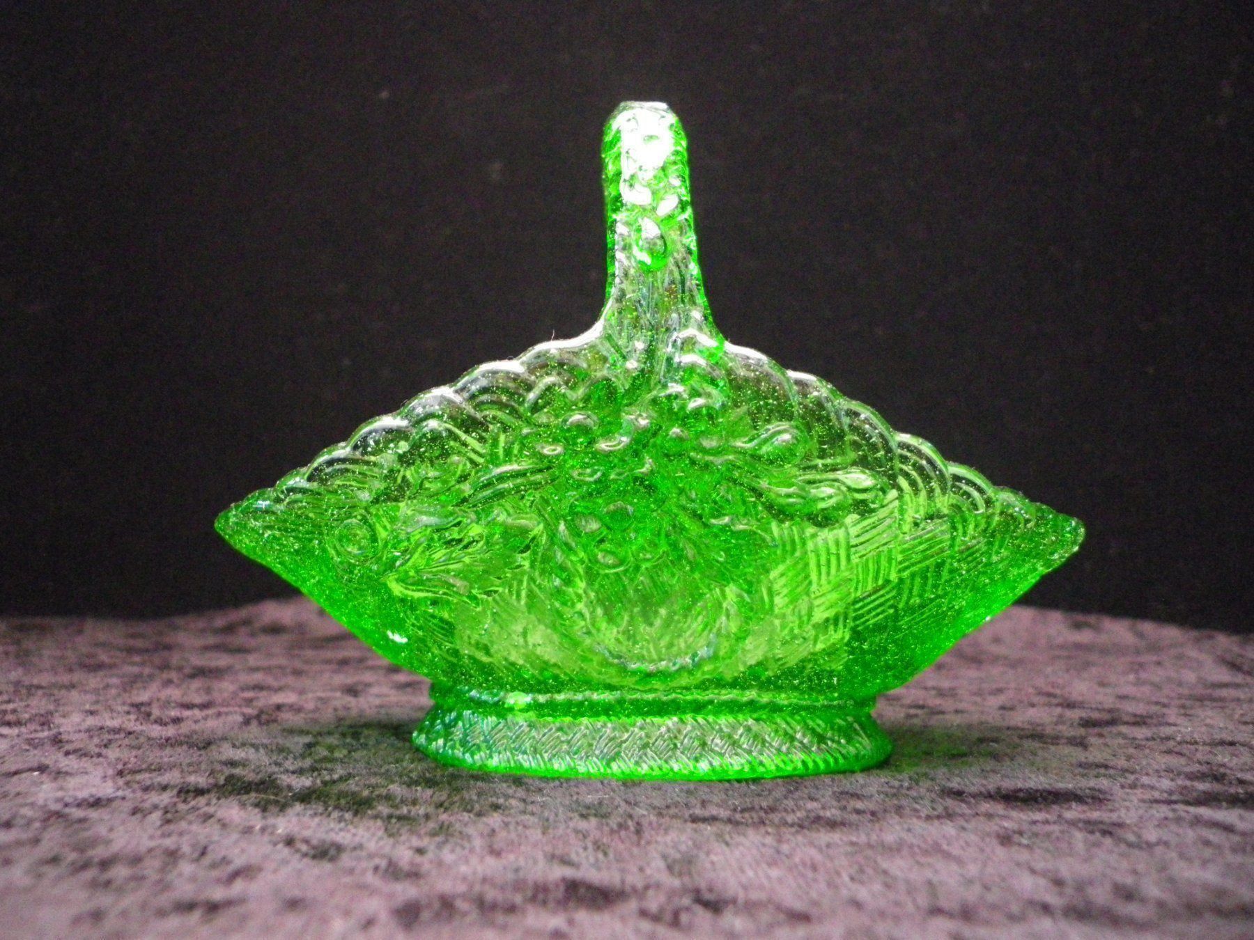 Bicchieri: Kleines Opaline-Glas Körbchen – Usato da Reinach BL venduto da Annodomini 3