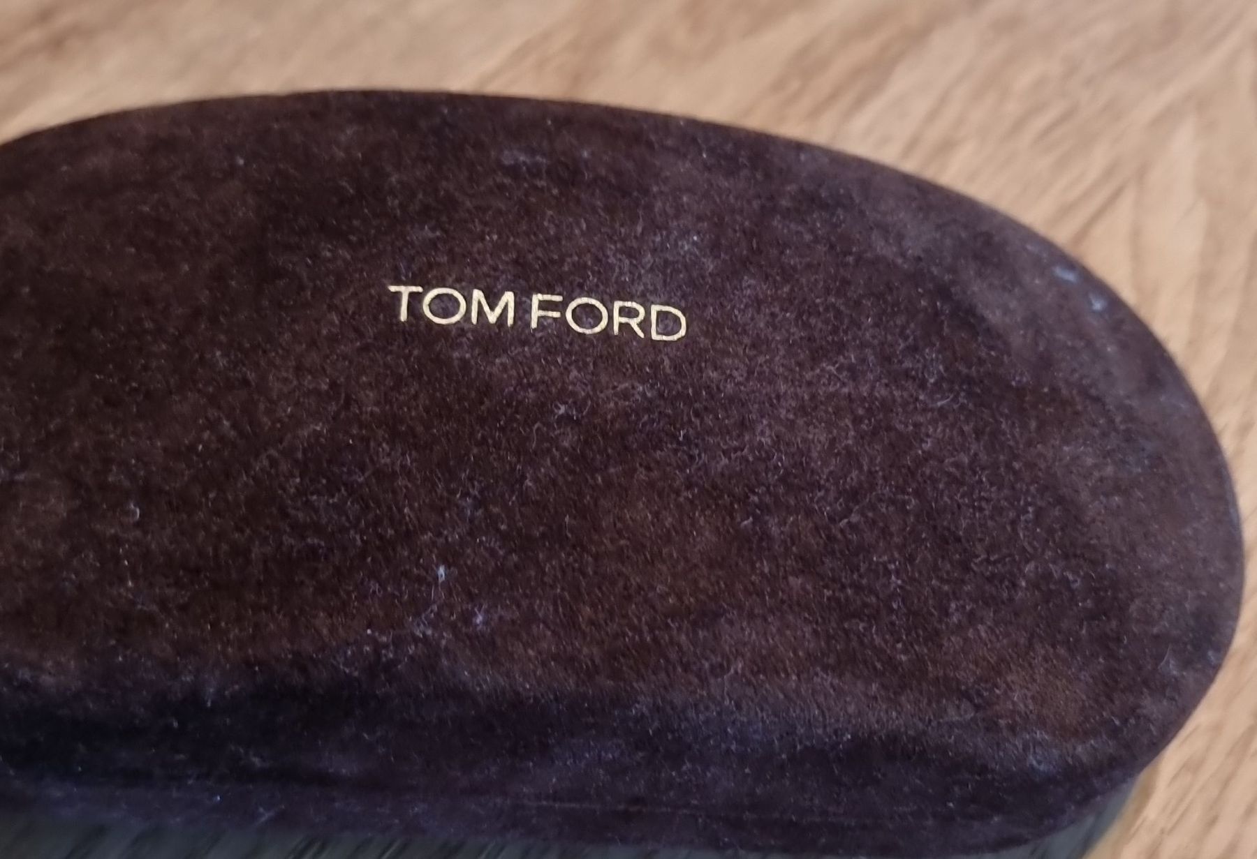 Tom Ford Occhiali & Lenti: Stylish Tom Ford Sunglasses Case - Superb Condition! – Usato da Rolle venduto da Groovytrain