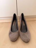 Graue Buffalo Wildleder-Pumps