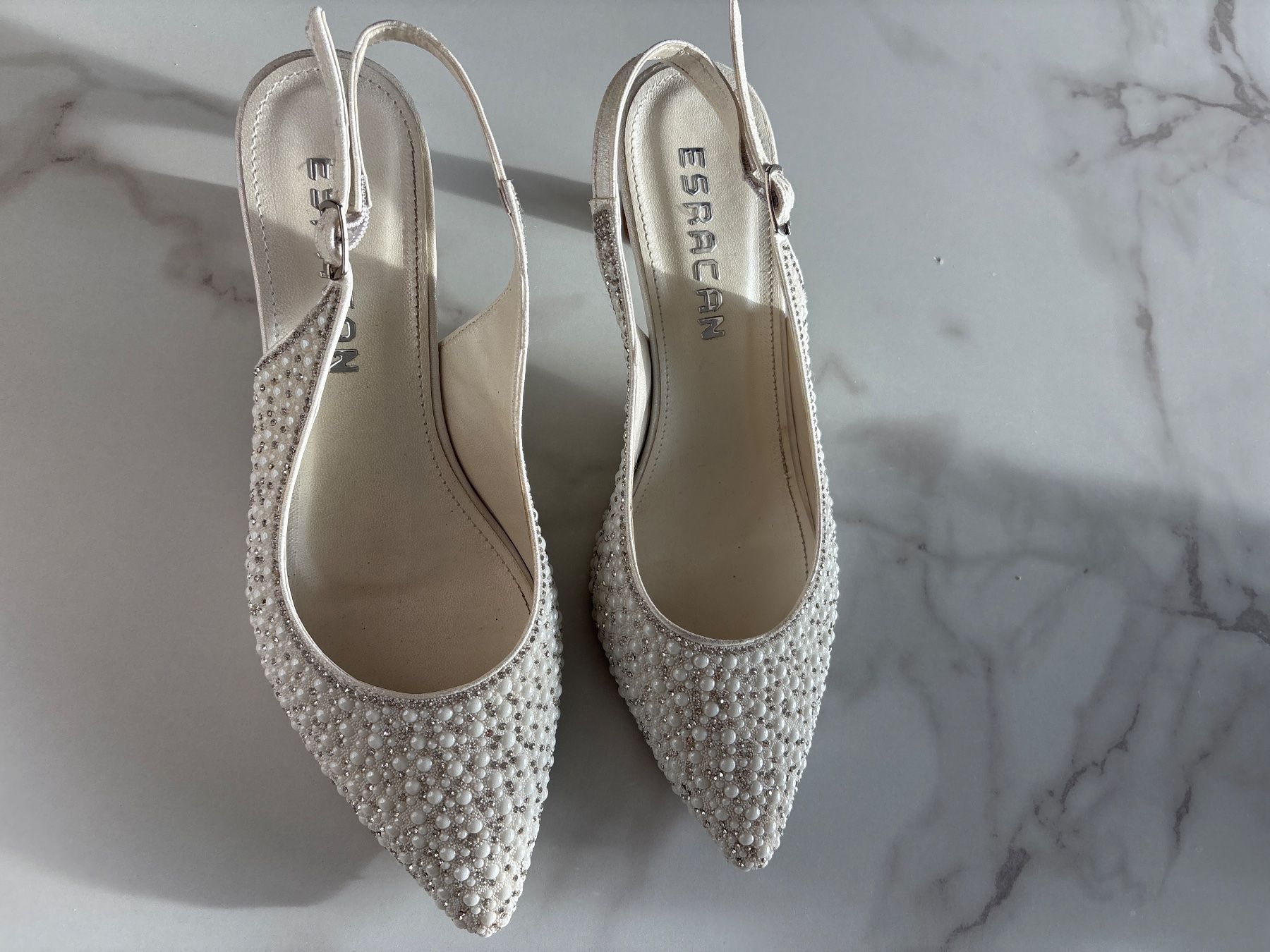 Scarpe da donna: Escarpins taille 38 – Nuovo (secondo la descrizione) da La Chaux-de-Fonds venduto da cal_2vmd