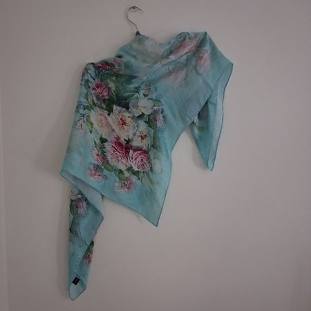 Mulberry silk scarf roses