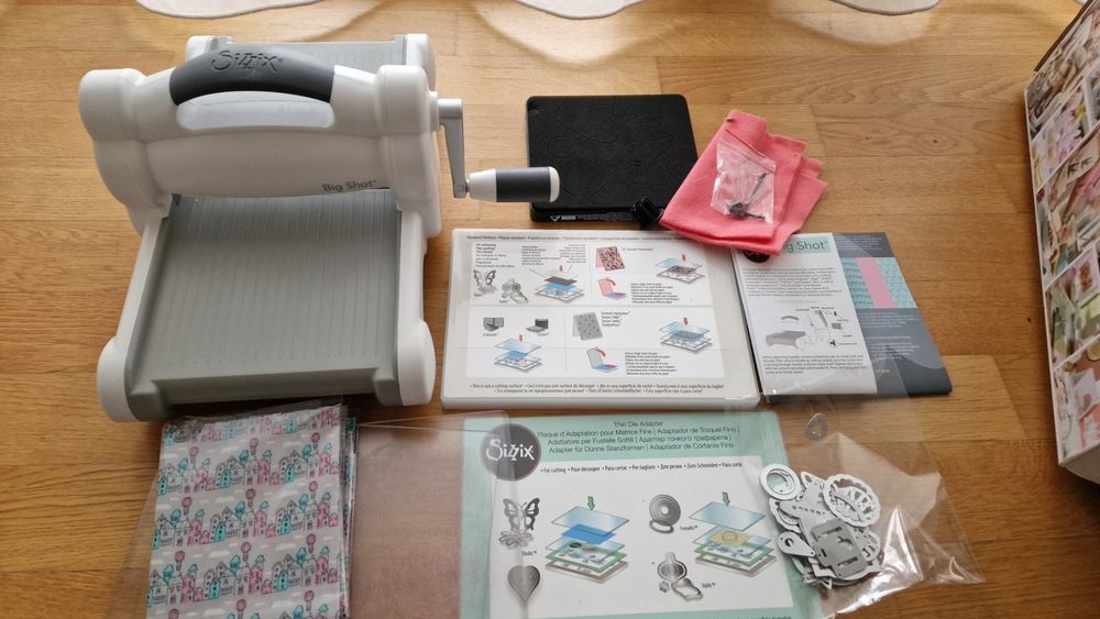 Sizzix Bastel-Set: Brush & Die Pick – Magnethelfer & Schaumstoffpad Für Perfekte Papierkunst