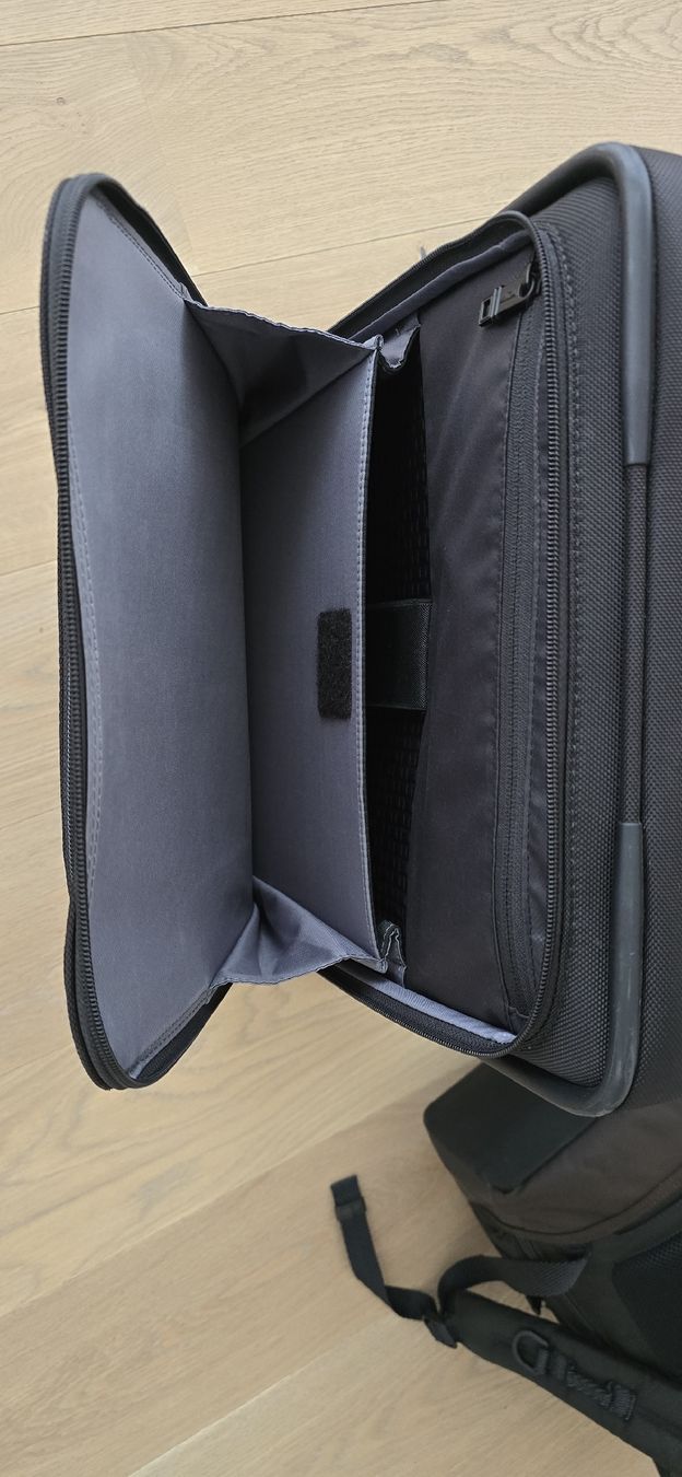 Tumi Valigie: Tumi Boardkoffer und Rucksack – Usato da Balzers venduto da Mr.Bargain 7