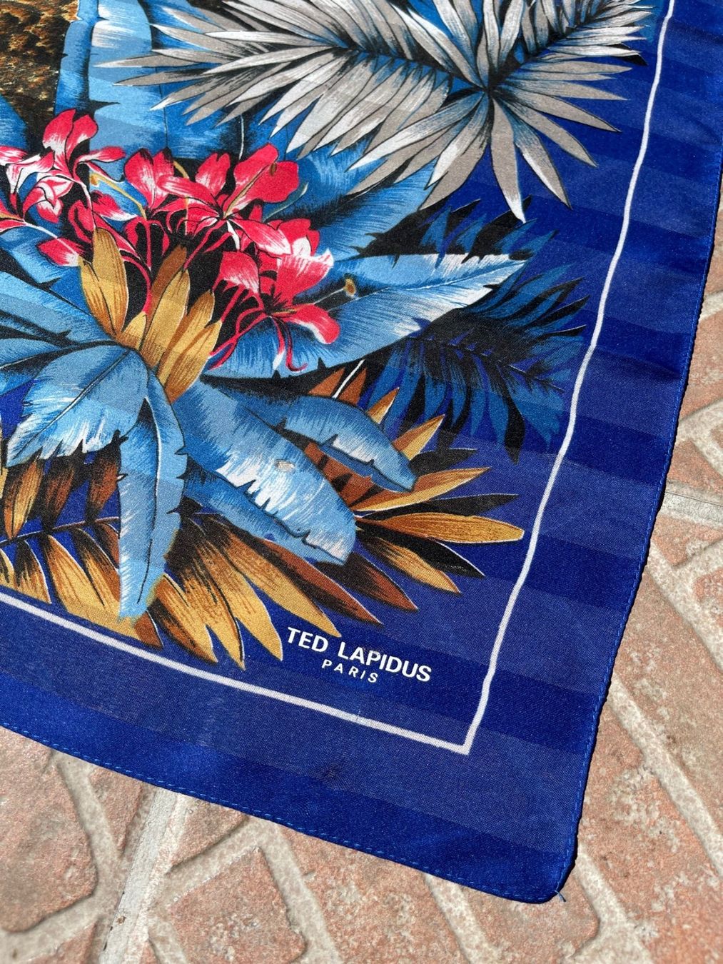 Foulard & Sciarpe: Foulard TED LAPIDUS – Usato da La Croix (Lutry) venduto da Sporades 3