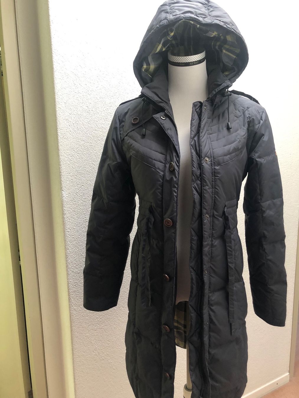 Alprausch Cappotti: Daunen Mantel Gr. 34 – Nuovo (secondo la descrizione) da Schaffhausen venduto da Fixier