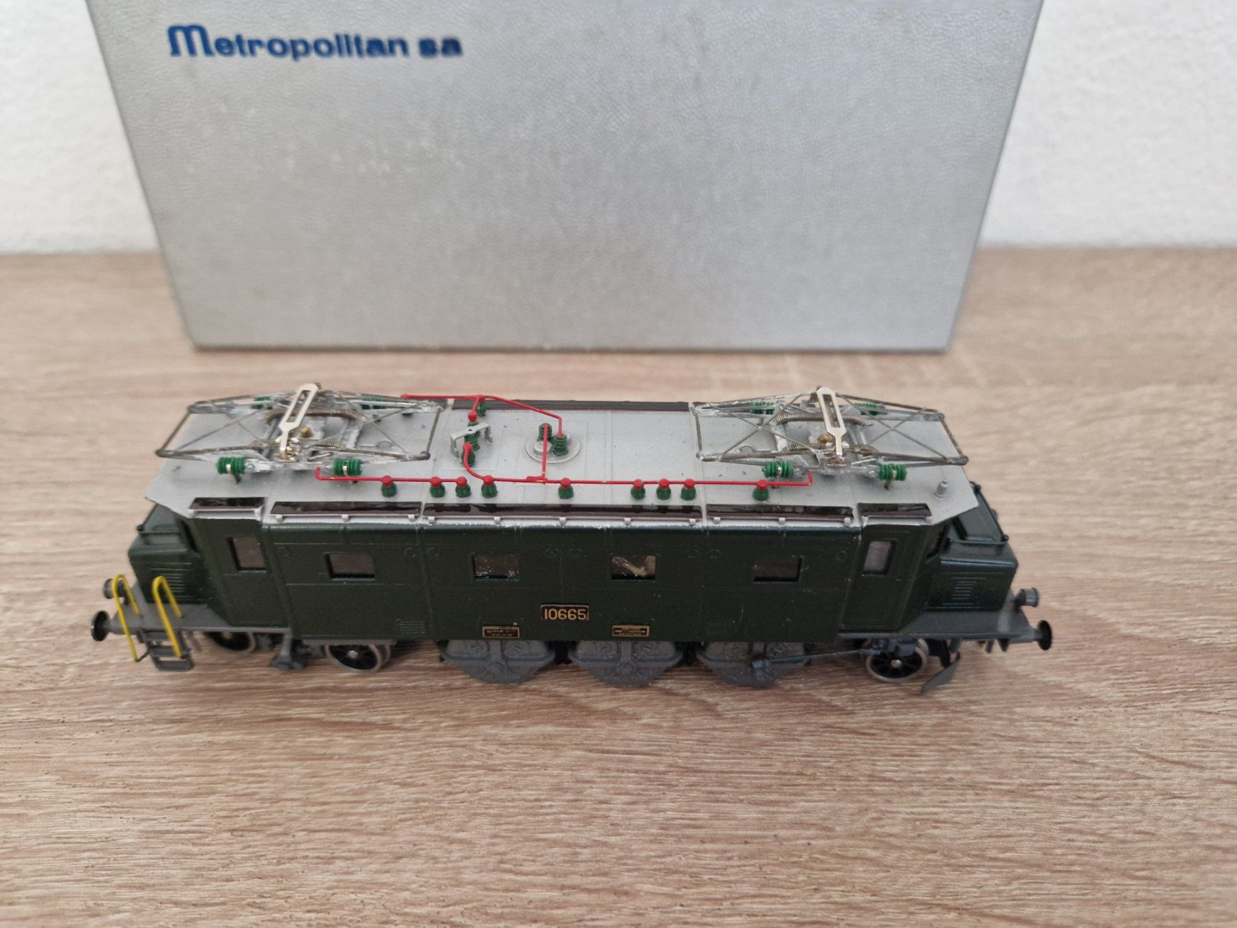Metropolitan Modellini di ferrovie: Metropolitan 520 Silver E-Lok Ae 3/6 SBB H0 – Usato da St-Aubin-Sauges venduto da Lo_Go 4