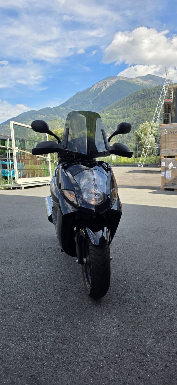 Daelim Scooter: Daelim Otello Roller schwarz gebrauchter Zustand – Usato da Leuk Stadt venduto da sgs_q5lg