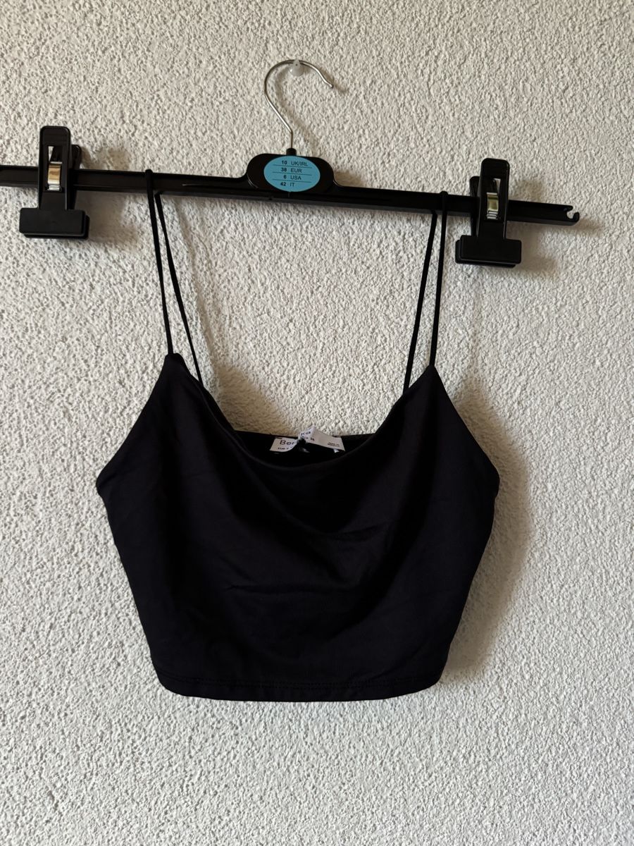 Bershka Top: Crop-Top von Bershka – Usato da Ruggell venduto da mar_vq6b