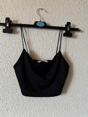 Crop-Top von Bershka