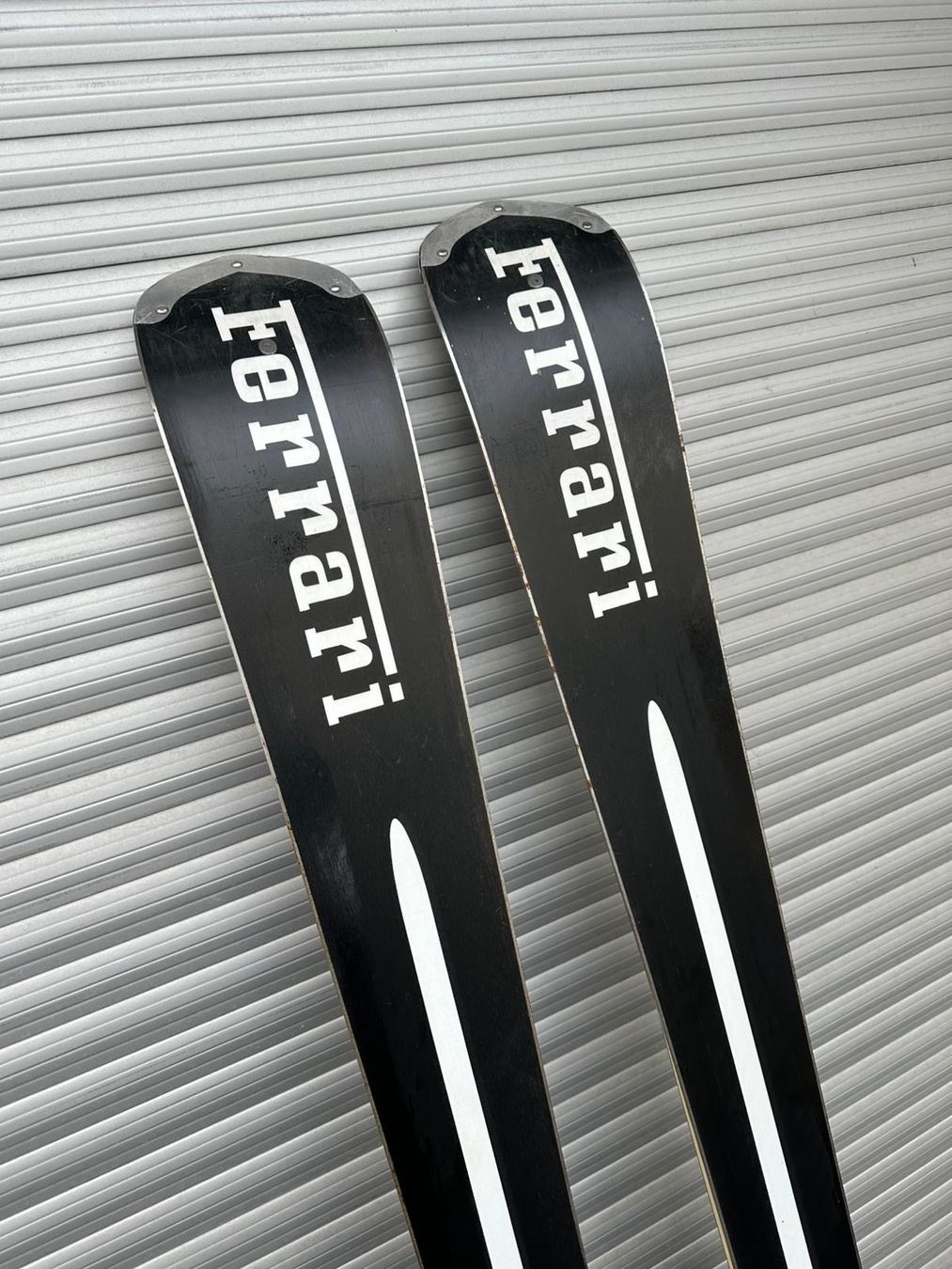 Skis: Ferrari Ski – Gebraucht aus Zug von uri_z6fm