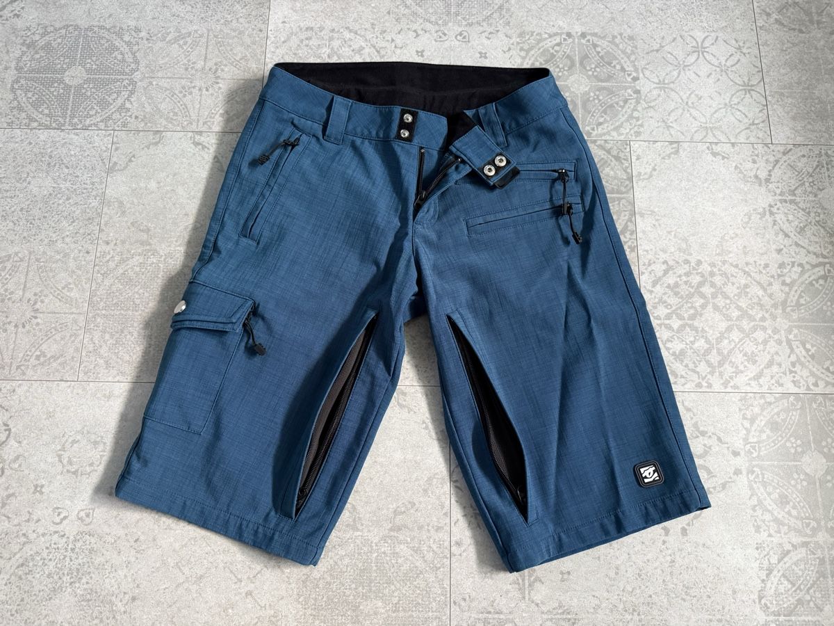 Pantaloni: Race Face Bikeshorts S – Usato da Egg-Flawil venduto da Klibis 3
