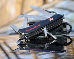 Victorinox Rescue Tool Schwarz & Nylontasche