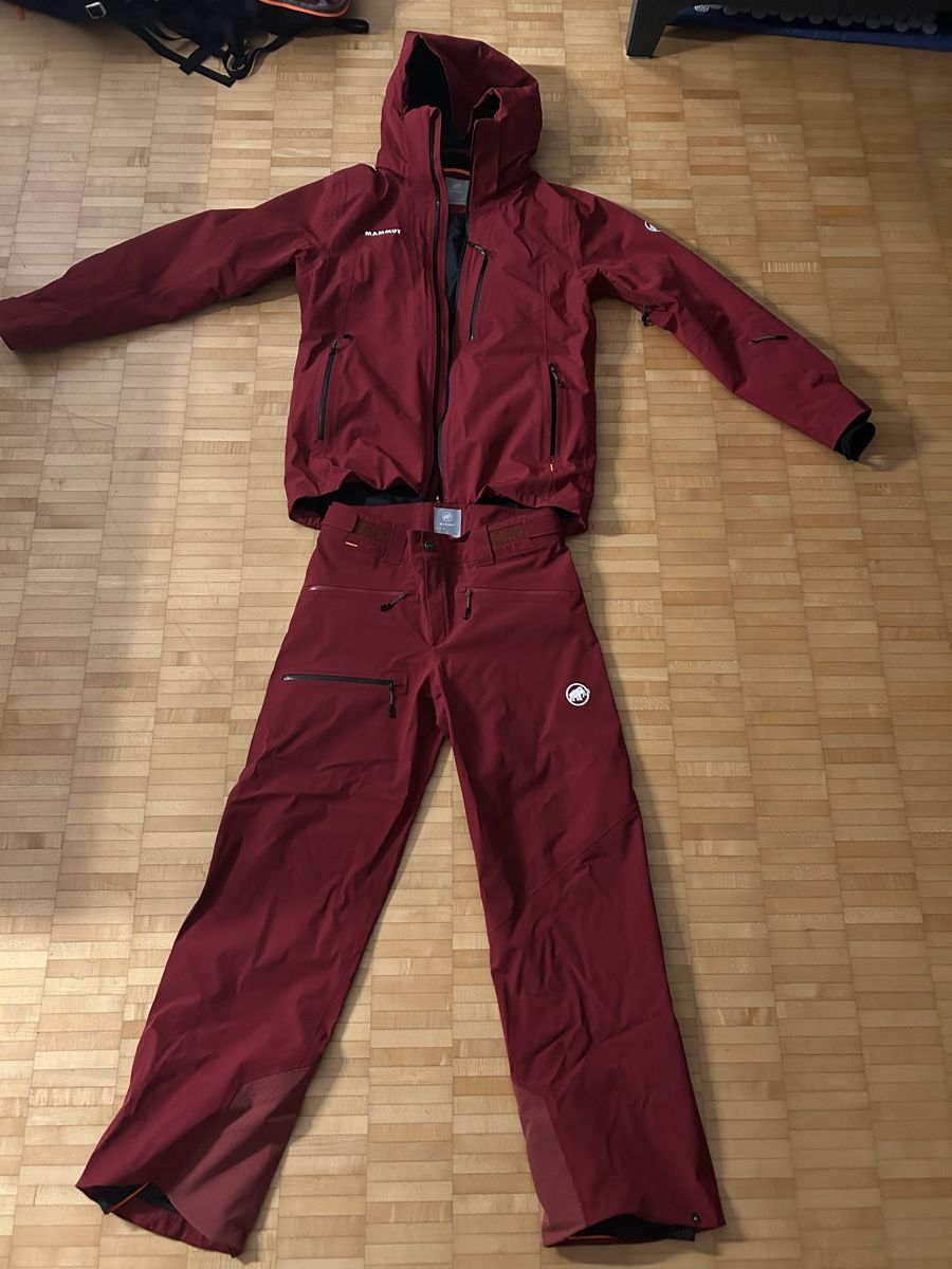 Mammut Lotti di vestiti: Mammut Ski Kombi Gr. M/48 – Usato da Baden venduto da Grafersn