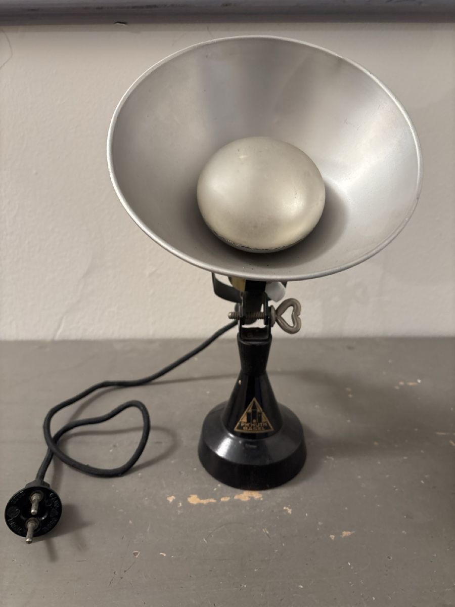 Lampade: Design Tischleuchte 20er 30er Jahre – Usato da Basel venduto da magnummarine