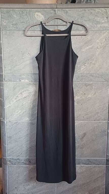 Robes: Mango Midikleid Gr. M  Dunkelgrau | Figurbetont & weich – D'occasion à Burgdorf par Damlaf_9