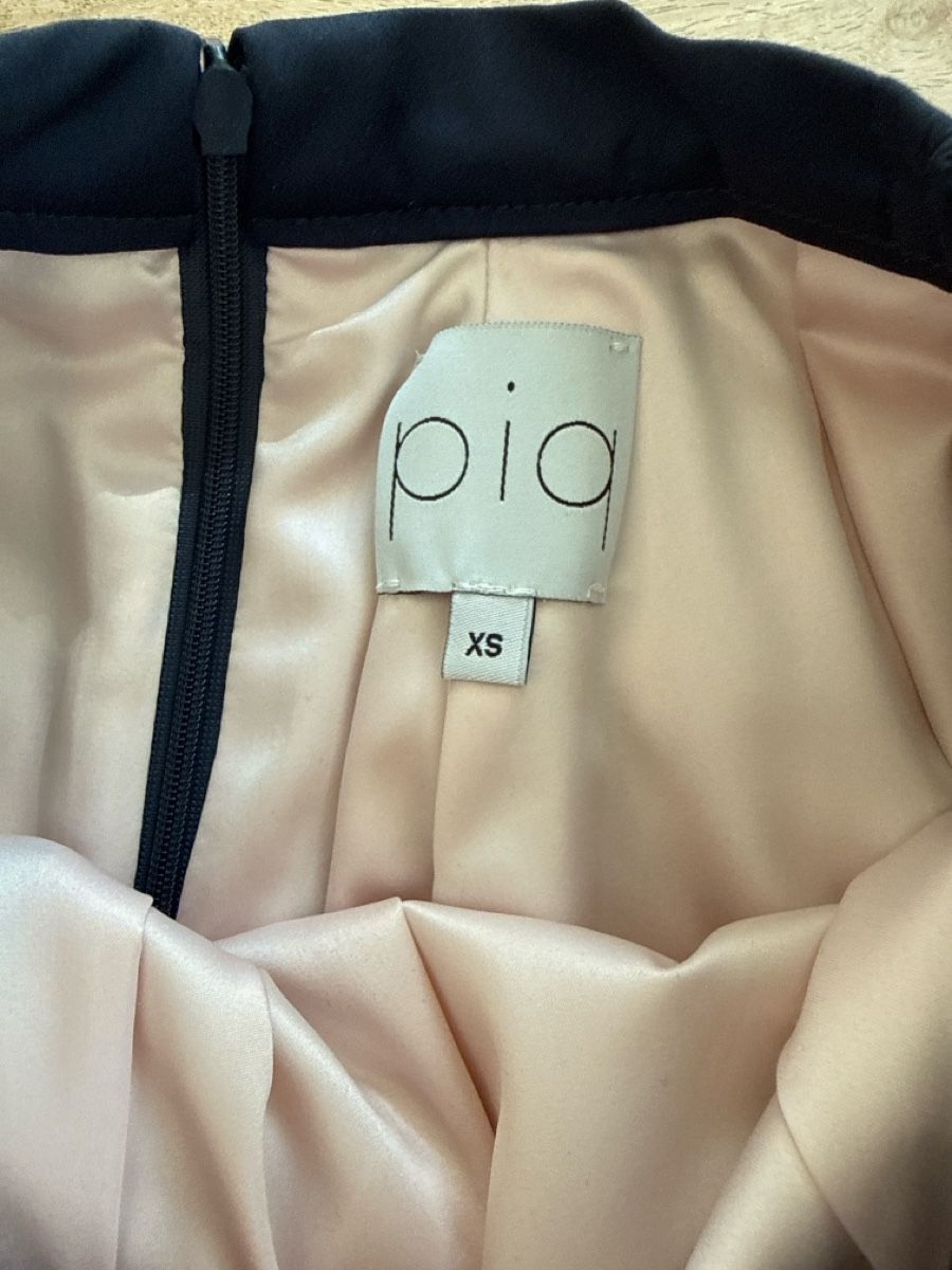 Piqyourdress Gonne: PIQ Jupe – Usato da Gibswil venduto da spongii 1
