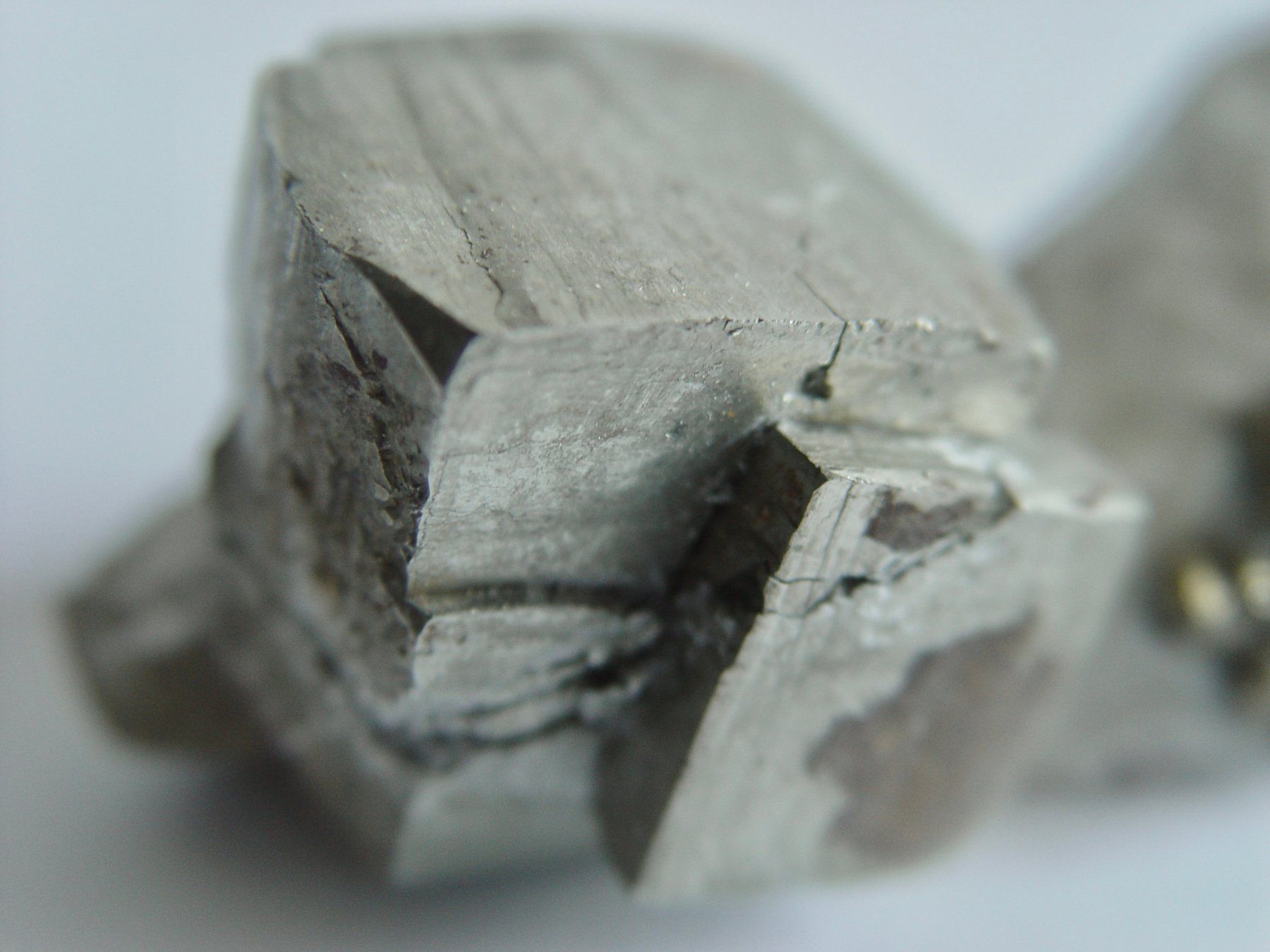 Minerali & Pietre curative: Mineral (Pyrit) – Usato da Henggart venduto da gernli 2