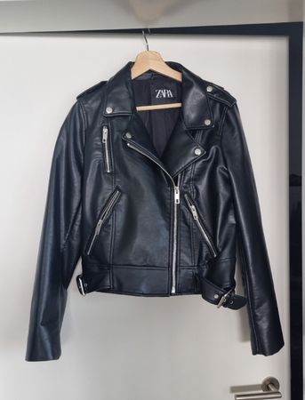 ZARA Kunstlederjacke schwarz Grösse M neuwertig
