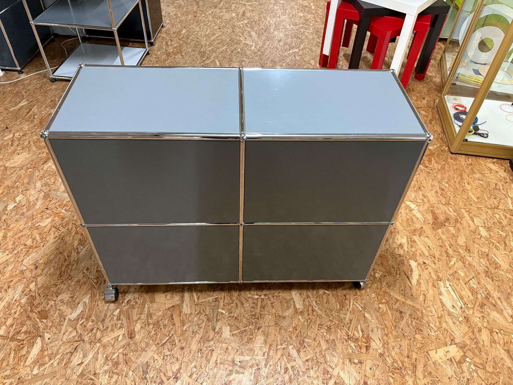 USM Scaffali: USM Sideboard - USM Mittelgrau – Usato da Hellbühl venduto da copy-swiss 5