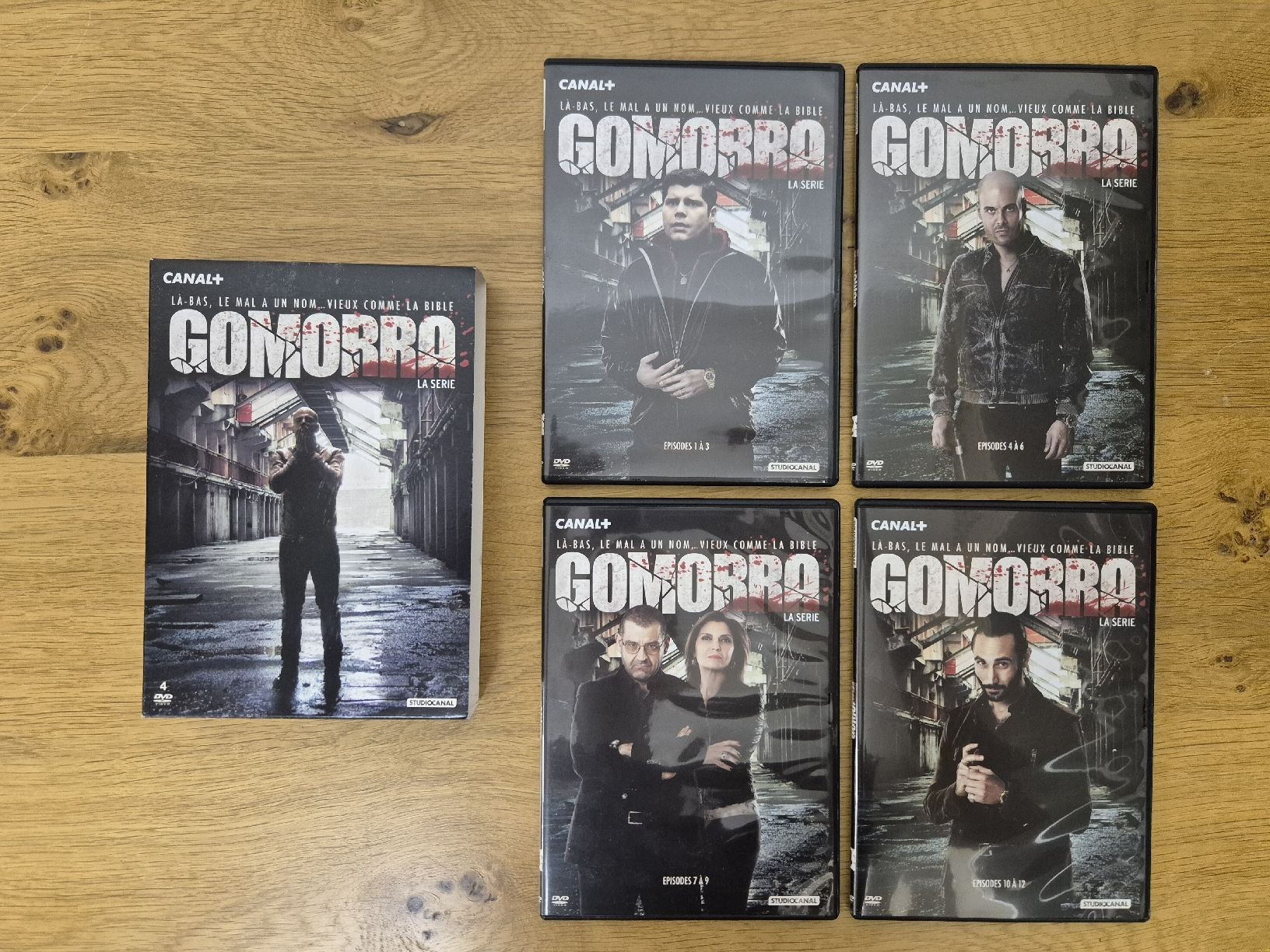 Tutti i DVDs: Coffret DVD Gomorra - Saison Complète (12 episodes) – Usato da Bogis-Bossey venduto da VNT-GE.ch 4