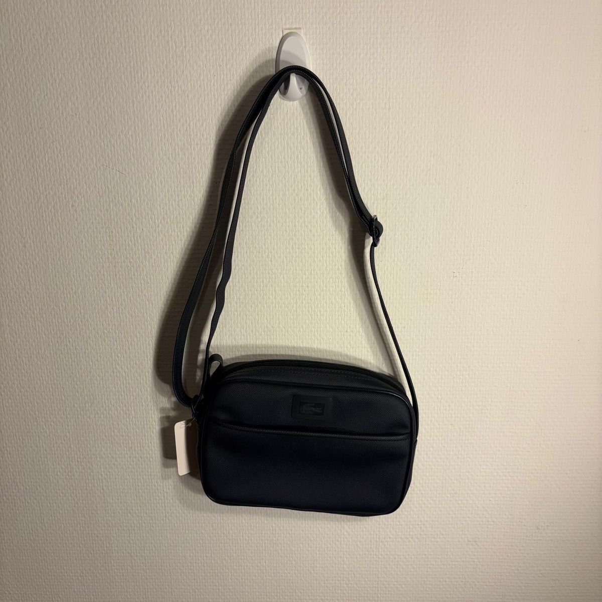 Lacoste Borse: Lacoste Sidebag (Navy) – Nuovo (secondo la descrizione) da Bern venduto da gia_jqj7