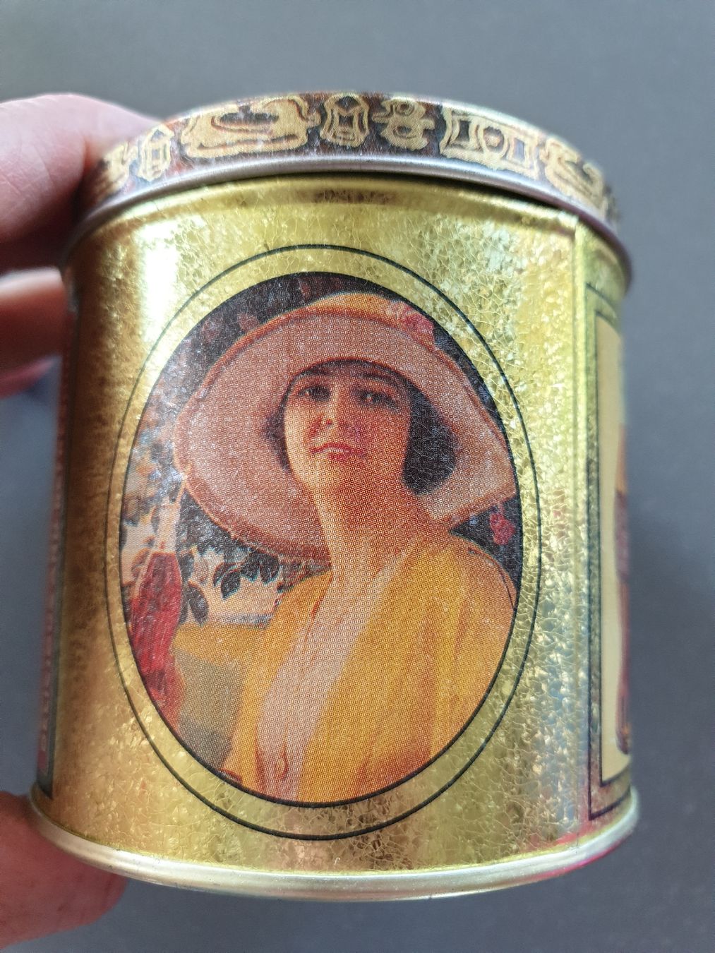 Coca-Cola Dosen: Coca Cola boîte en fer 1984 – Neu (gemäss Beschreibung) aus Vauderens von sylvieswiss 2