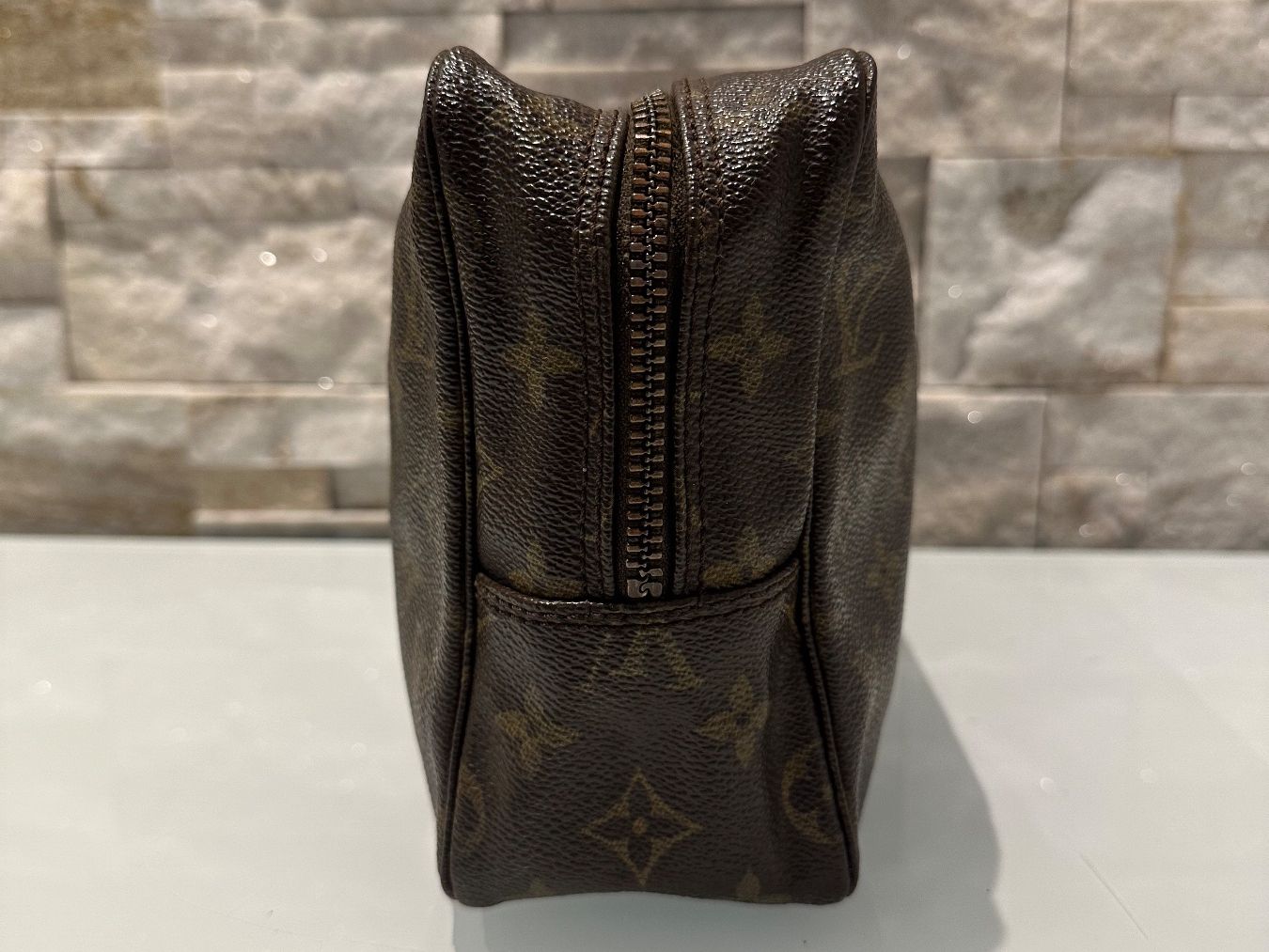 Louis Vuitton Borse da donna: Louis Vuitton Necessaire - Nr. 1150 – Usato da Hittnau venduto da LuxAndMore 1