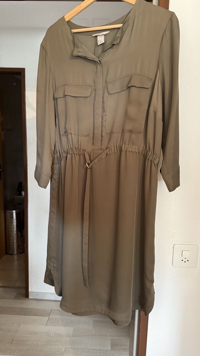 Kleider: Kleid  – Gebraucht aus Büren an der aare von dma_yf77