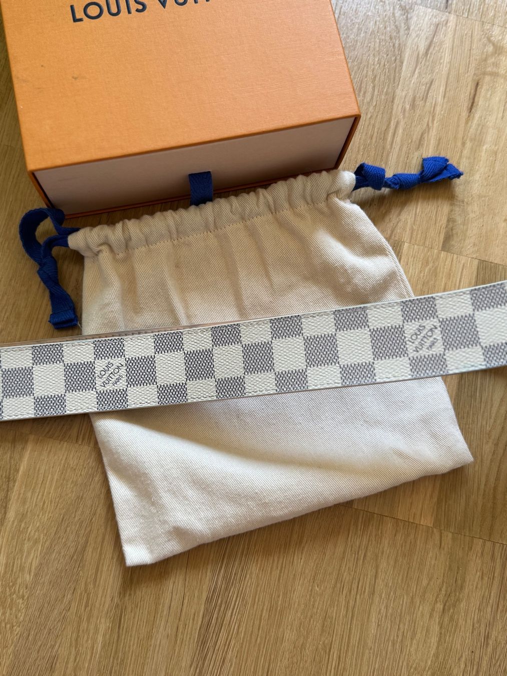 Louis Vuitton Cinture: Louis Vuitton Damier Azur Gürtel – Usato da Riehen venduto da karolina3 1