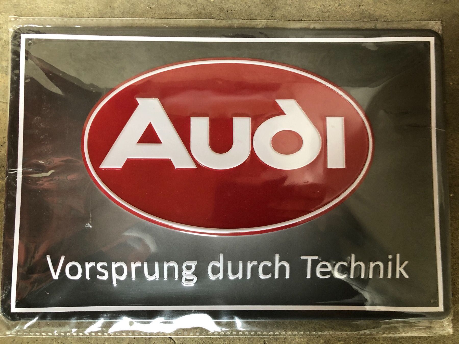 Ecriteaux: Audi Vorsprung durch technik amag – Neuf (Voir description) à Reinach AG par rares75