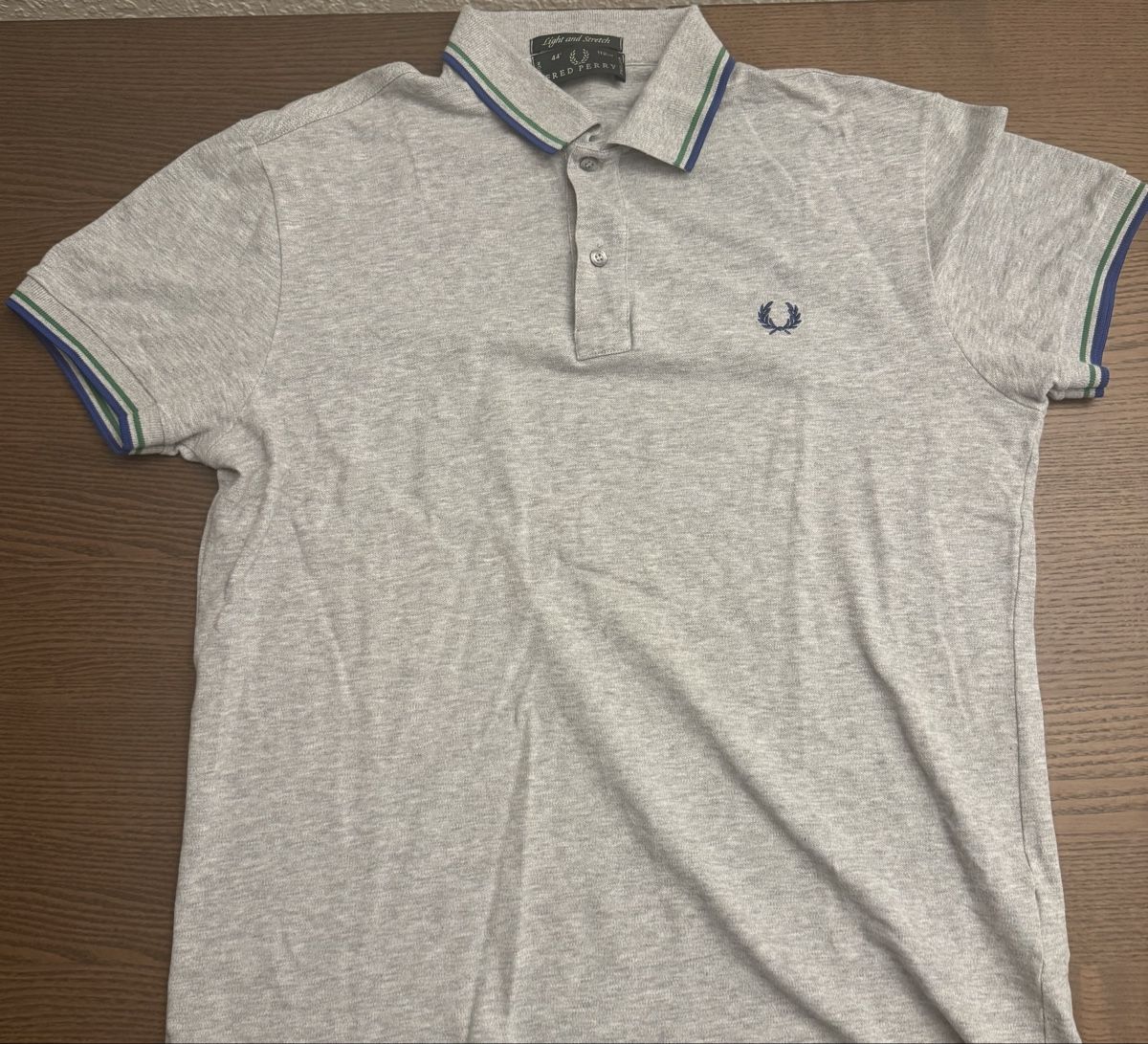 Fred Perry Magliette Polo: Fred Perry Poloshirt grau Grösse L – Nuovo (secondo la descrizione) da Wabern venduto da makla00 1