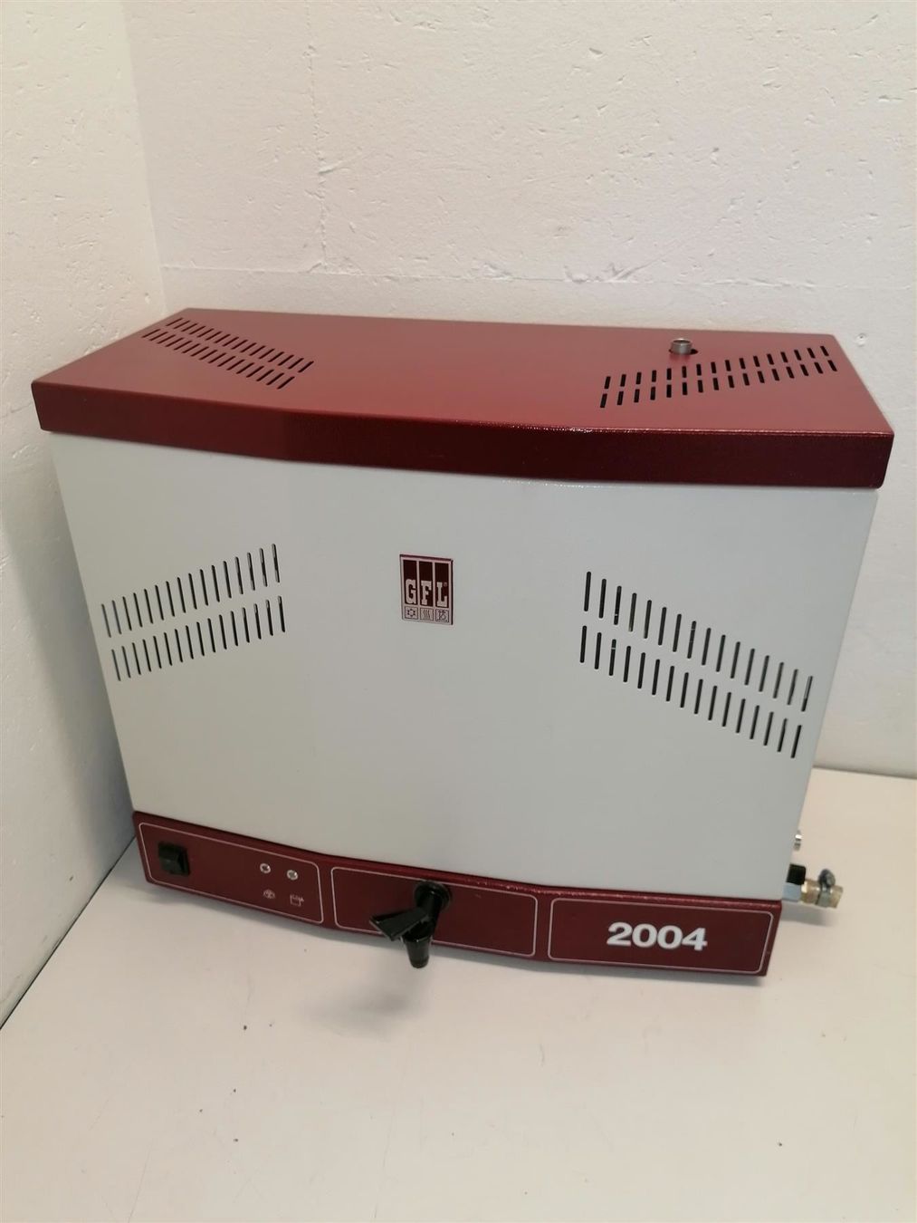 Accessori da laboratorio: GFL 2004 - 4 Liter Destilator – Usato da Niederdorf venduto da LeptonAG_Labor 1