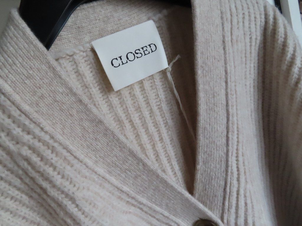 Closed Giacche: Closed! wunderschöne neue Strickjacke Gr. S NP 360.- – Nuovo e nell'imballaggio originale da Winterthur venduto da Mitschg 1