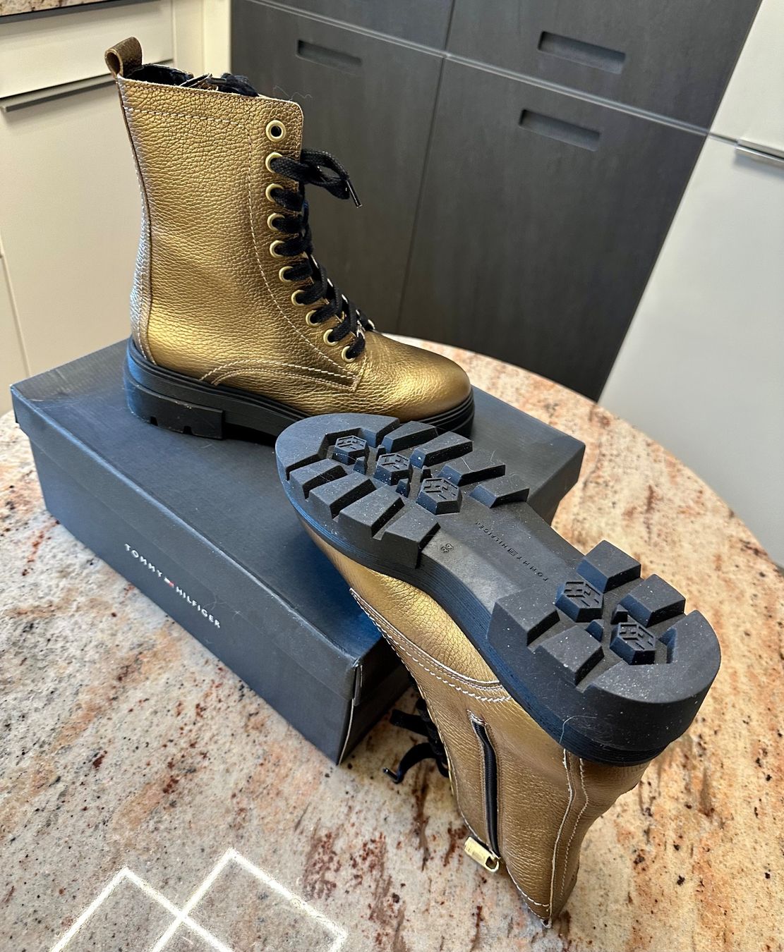 Tommy Hilfiger Scarpe da donna: Schnürstiefel TOMMY HILFIGER – Nuovo e nell'imballaggio originale da Spreitenbach venduto da Jessy8 3