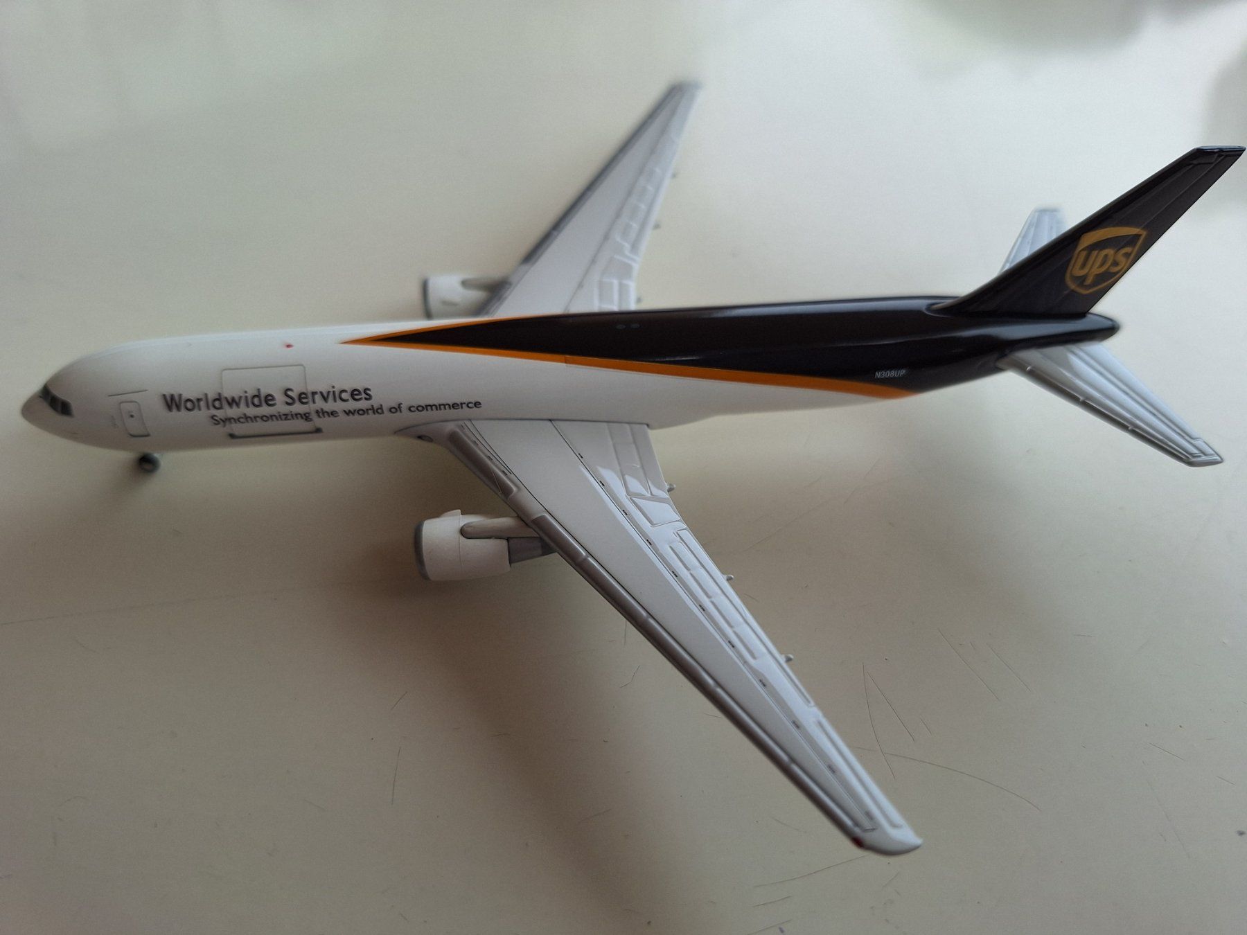 Boeing Kit di modellismo & Modellini statici: Worldwide Service B767-300 UPS 1:400 – Usato da Sargans venduto da nicsam1815 1