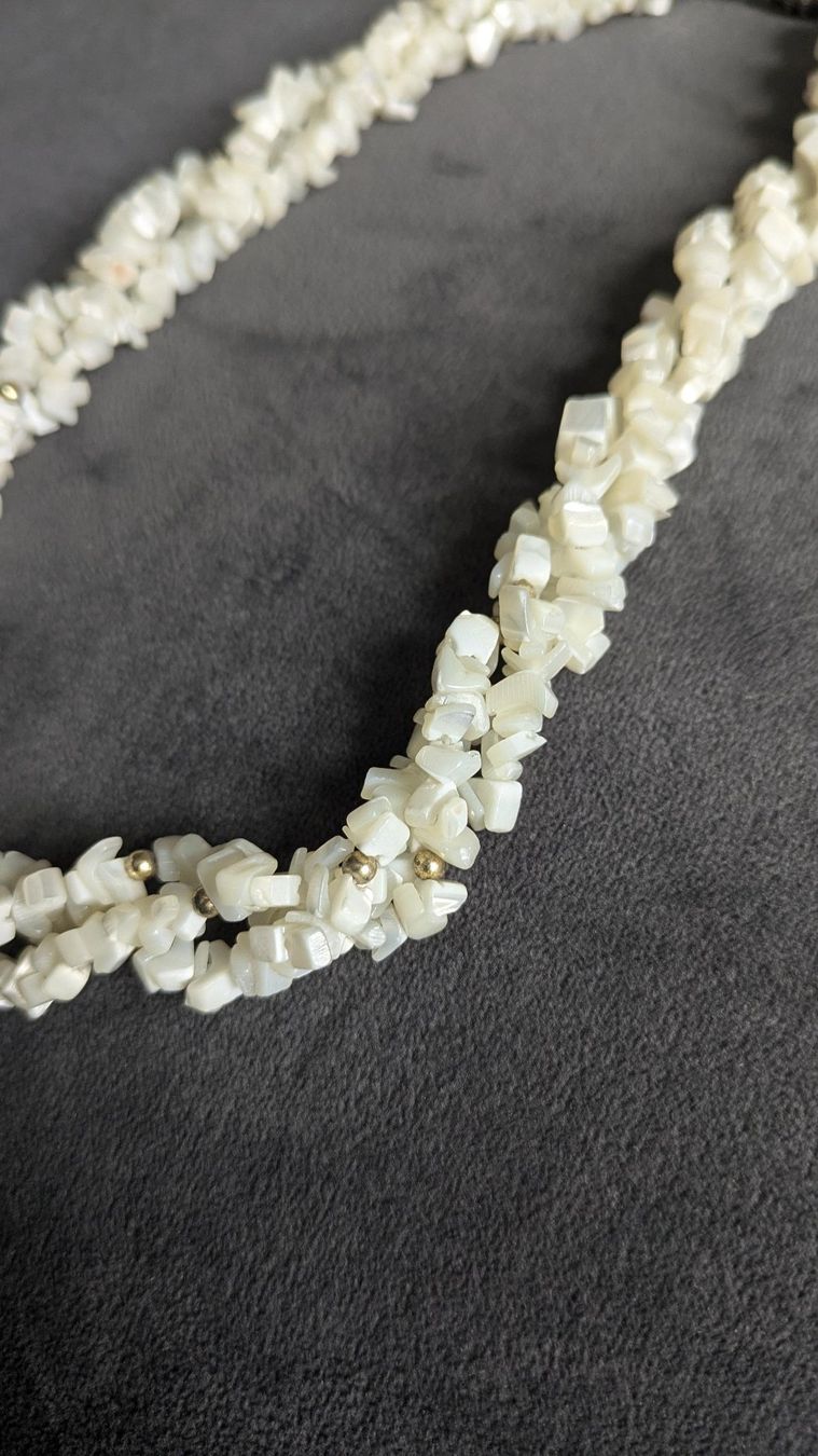 Catenine: Edle Kette mit weisslichen Steinen – Usato da Basel venduto da Shikari 2