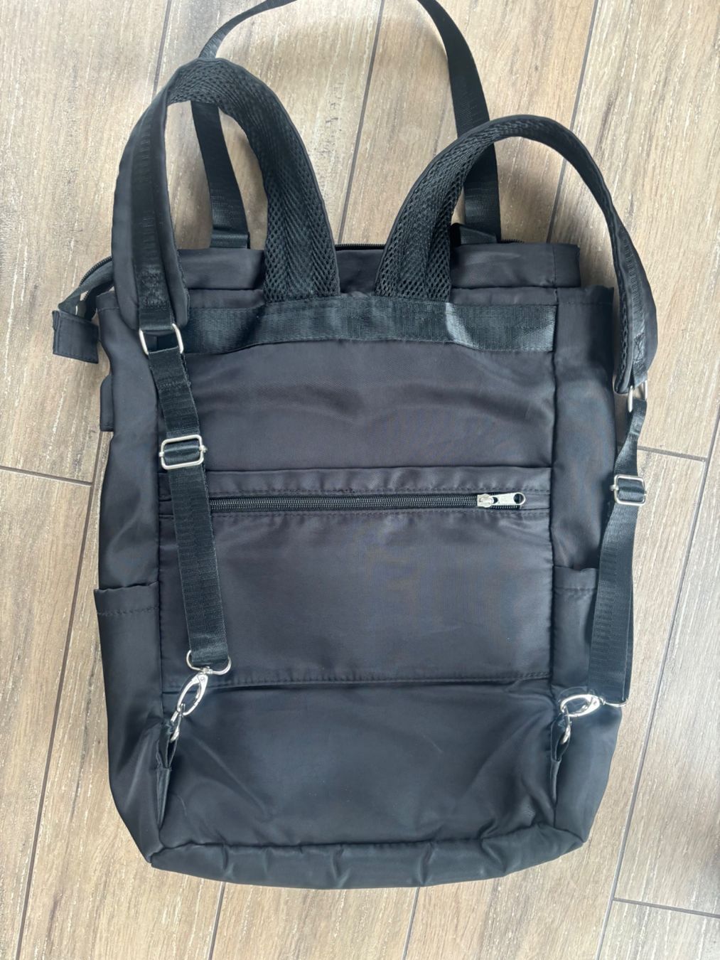Borse: Universal backpack for laptop, sports etc – Usato da St-George venduto da elena27 1