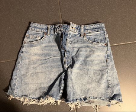 Coole Jeans Shorts von H&M, Gr. 38, Top Zustand!