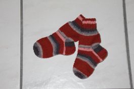 Handgestrickte Kindersocken Grösse 22