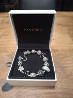Pandora Armbamd mit Charms