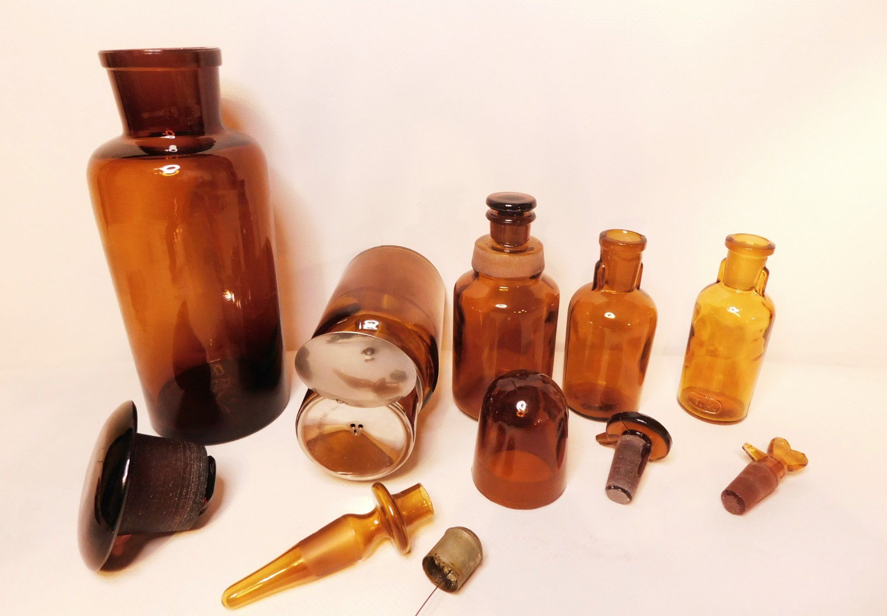 Accessori da laboratorio: Vintage Sammlung von Apothekenflaschen – Usato da Emmenbrücke venduto da Neverlaand-22 1