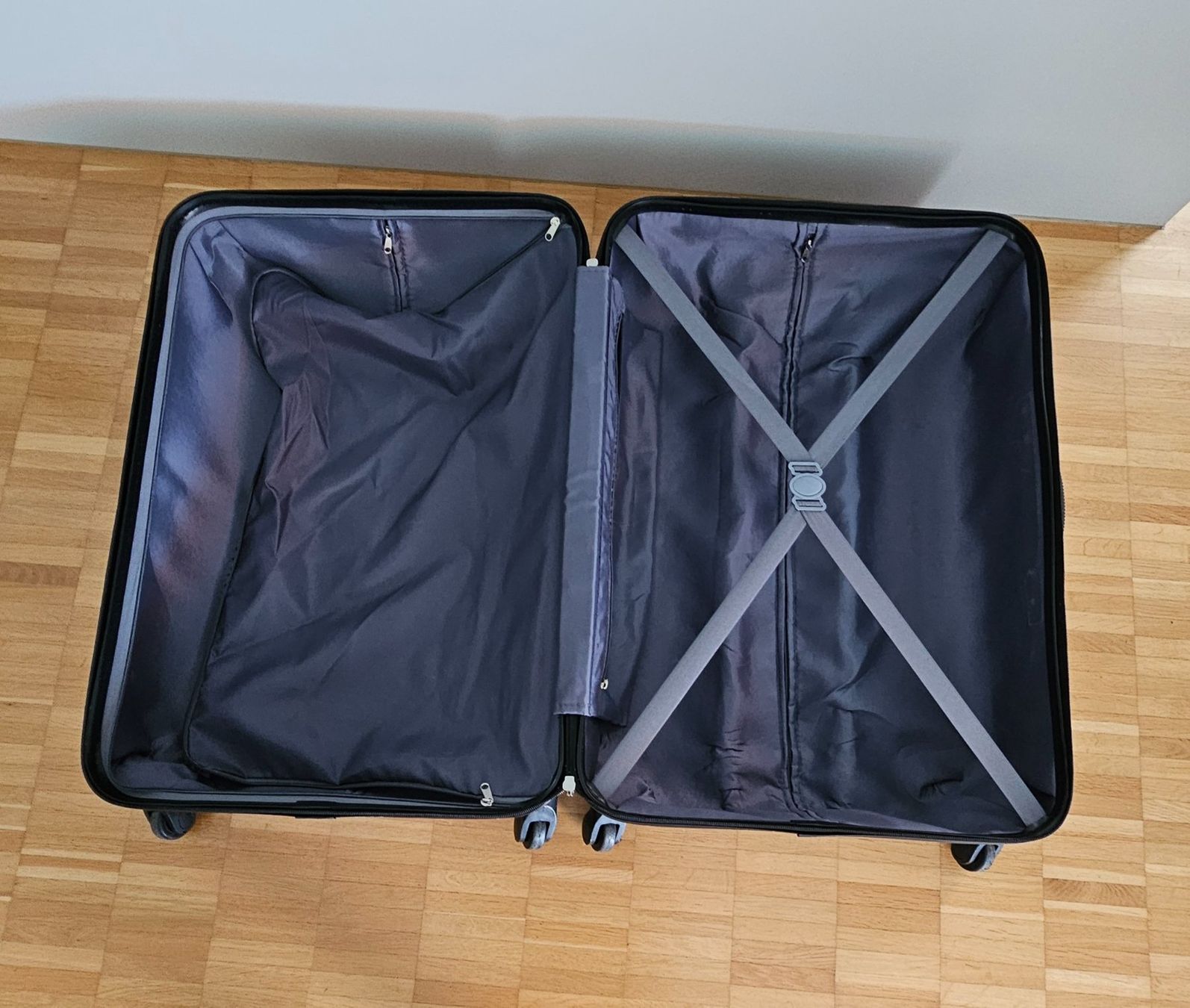 Valigie: Koffer SAXOLINE gross und bunt – Usato da Root venduto da Trinali 4