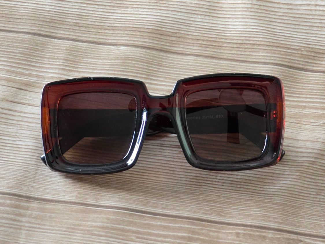 Lunettes & Verres: Oversized Sonnenbrille "70s Retro Style" – D'occasion à Thalwil par VitaMini
