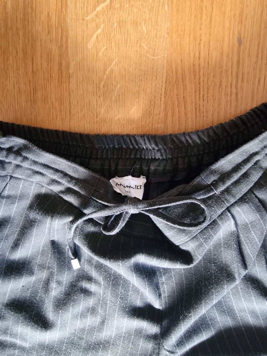 Pantaloni: Pantalons Rayés gris Maison 123 – Usato da Genève venduto da alex7926 3