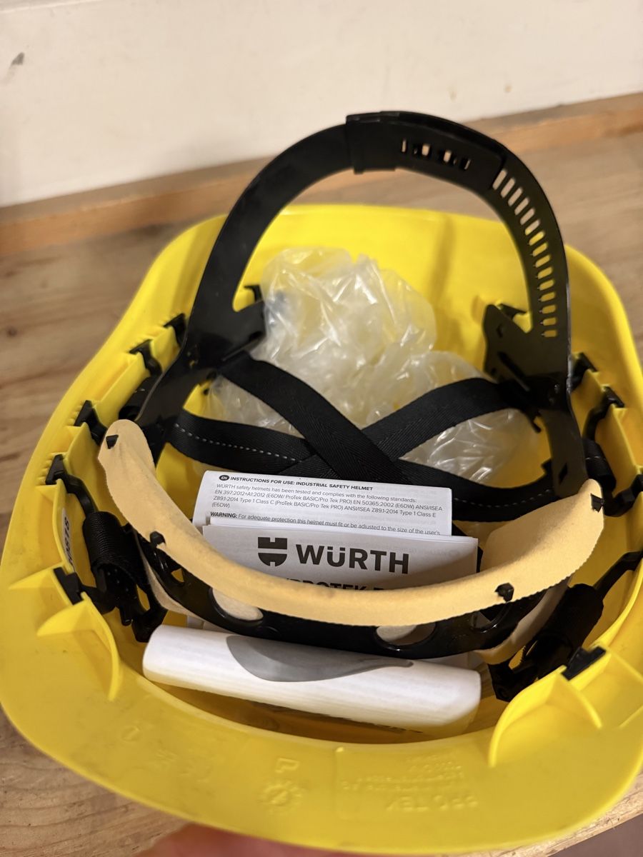 Gesichts- und Gehörschutz: Baustellen Helme – Neu und originalverpackt aus Studen BE von mme_zv2z