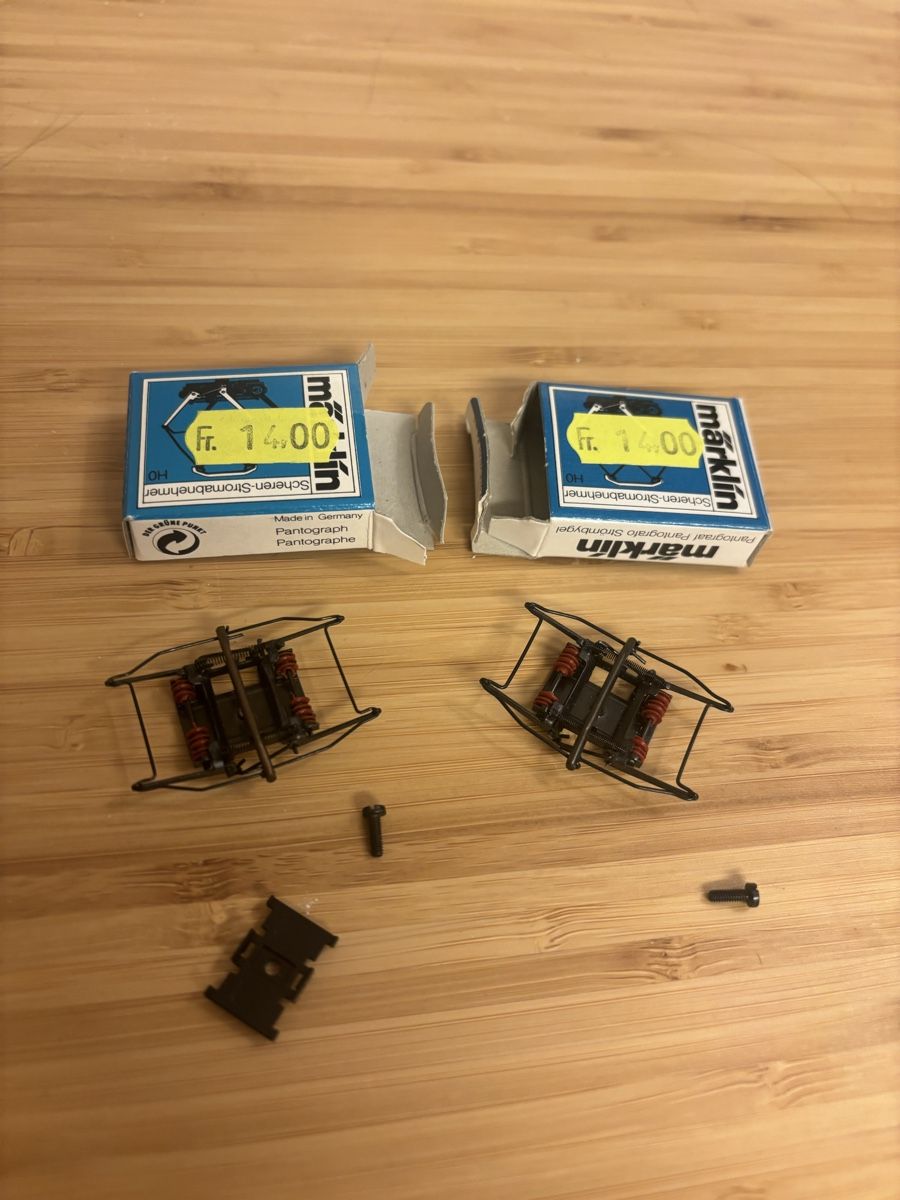 Märklin Modellini di ferrovie: Pantographe Märklin  – Usato da Orbe venduto da car_8grw