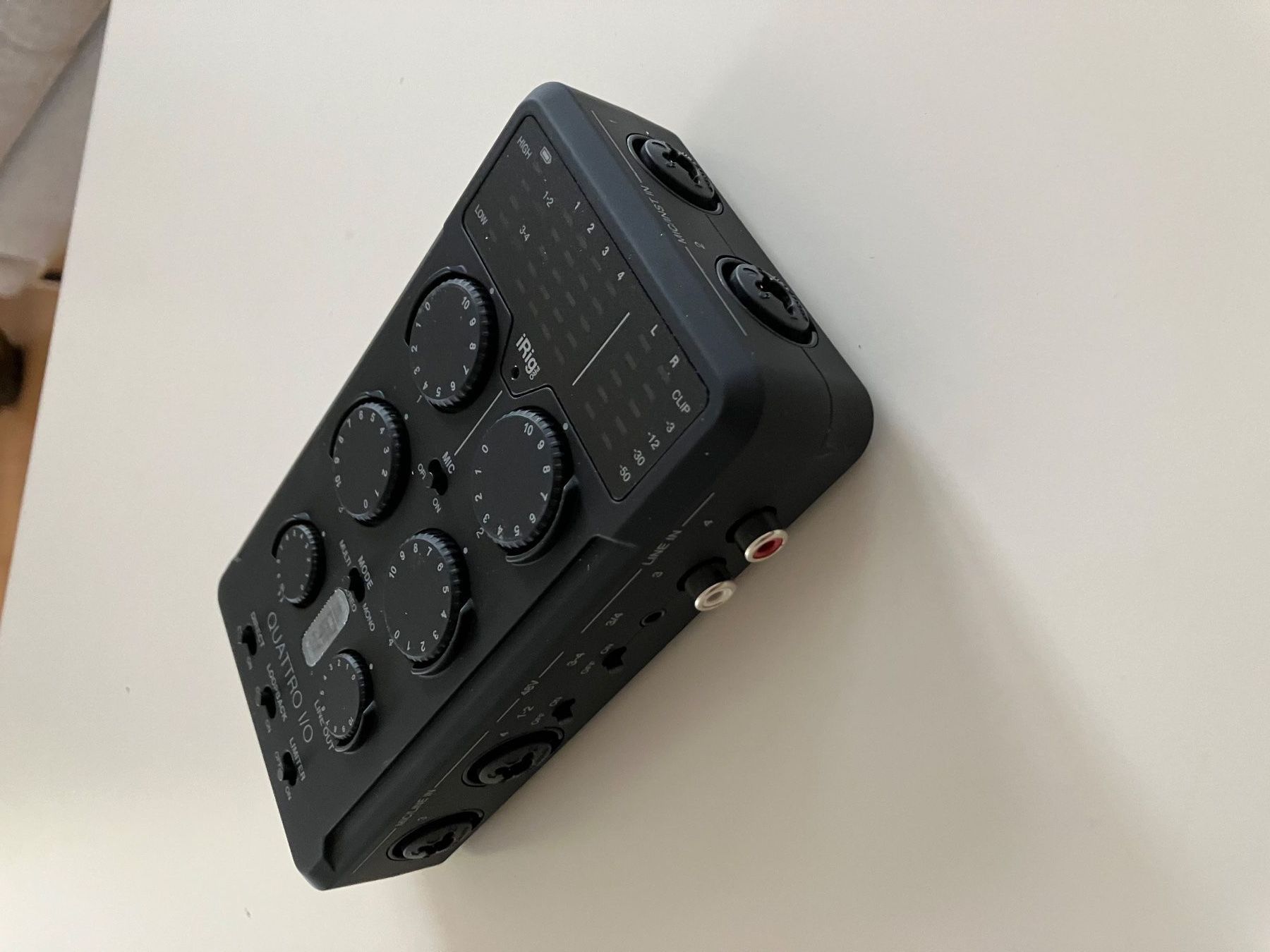 Attrezzatura per studi di registrazione: IK Multimedia iRig ProQuattro I/O Interface – Usato da Eiken venduto da Vivaldi01 2