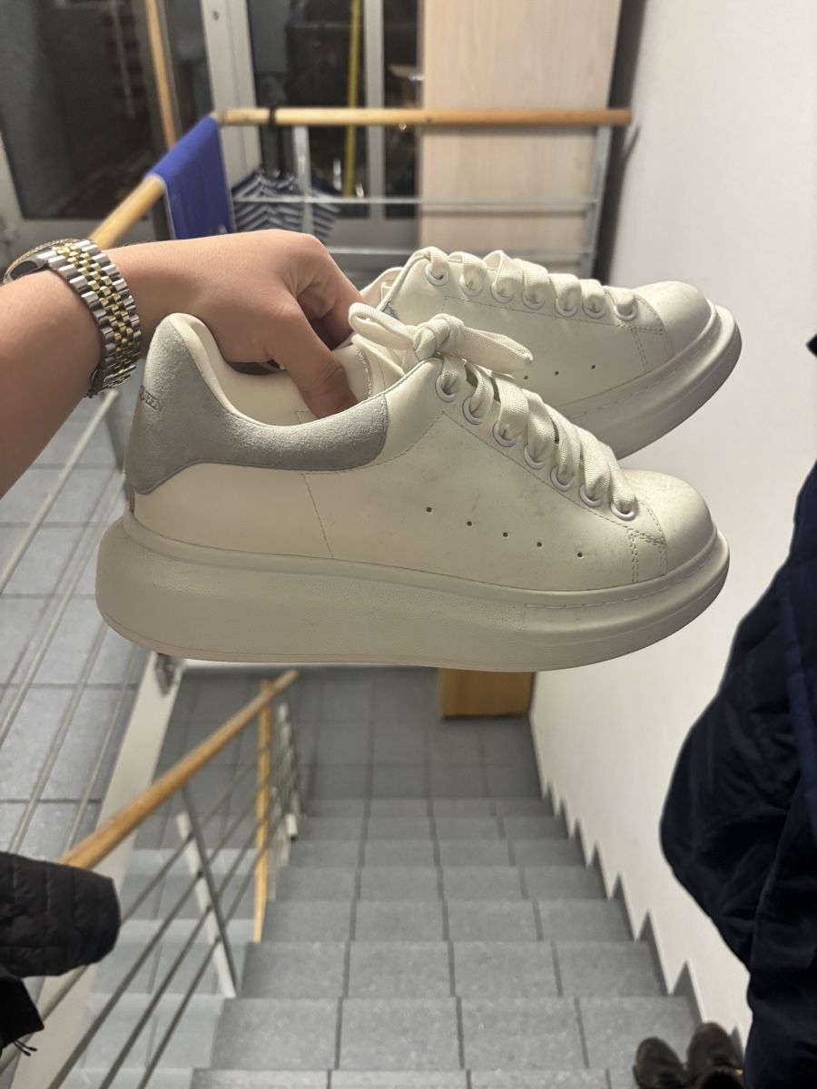 Herrenschuhe: Alexander McQueen Sneaker – Neu (gemäss Beschreibung) aus Adliswil von lia_f7dp 1