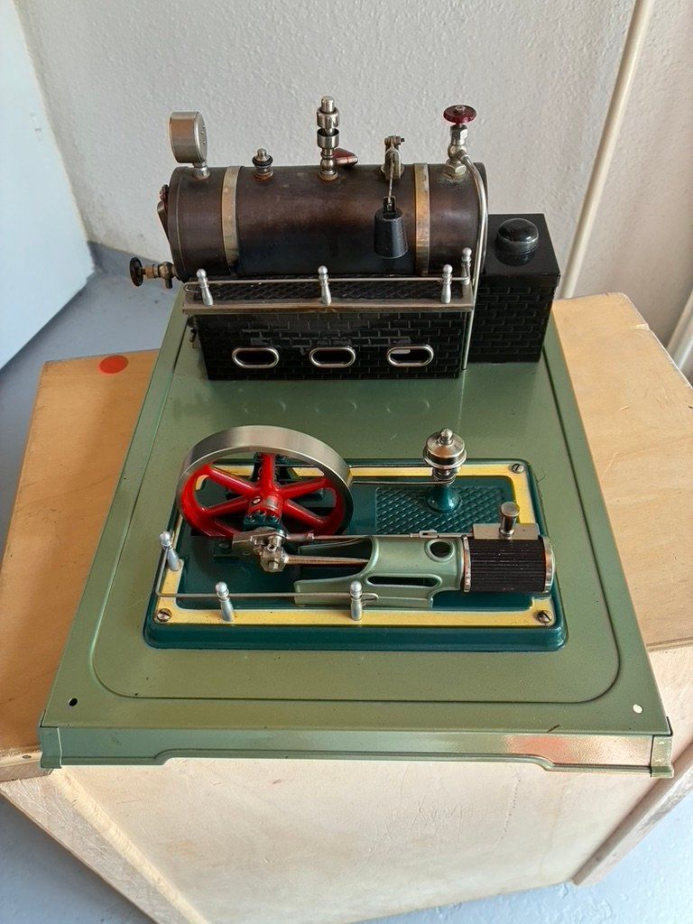 Kits de montage: Dampfmaschine mit Transmission – D'occasion à Uznach par Kas-Fri 1
