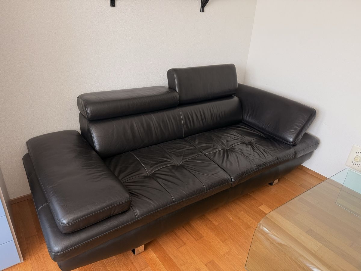 Sofas: GRATIS - schwarzes Ledersofa – D'occasion à Sachseln par li_ns9w 2